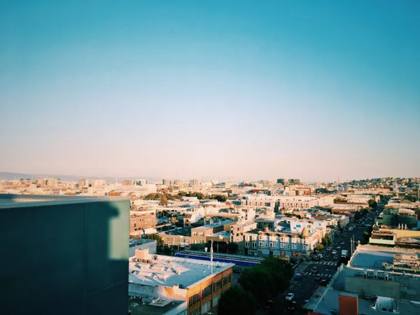 从学校宿舍panoramic resdence 的屋顶眺望的三番市.png
